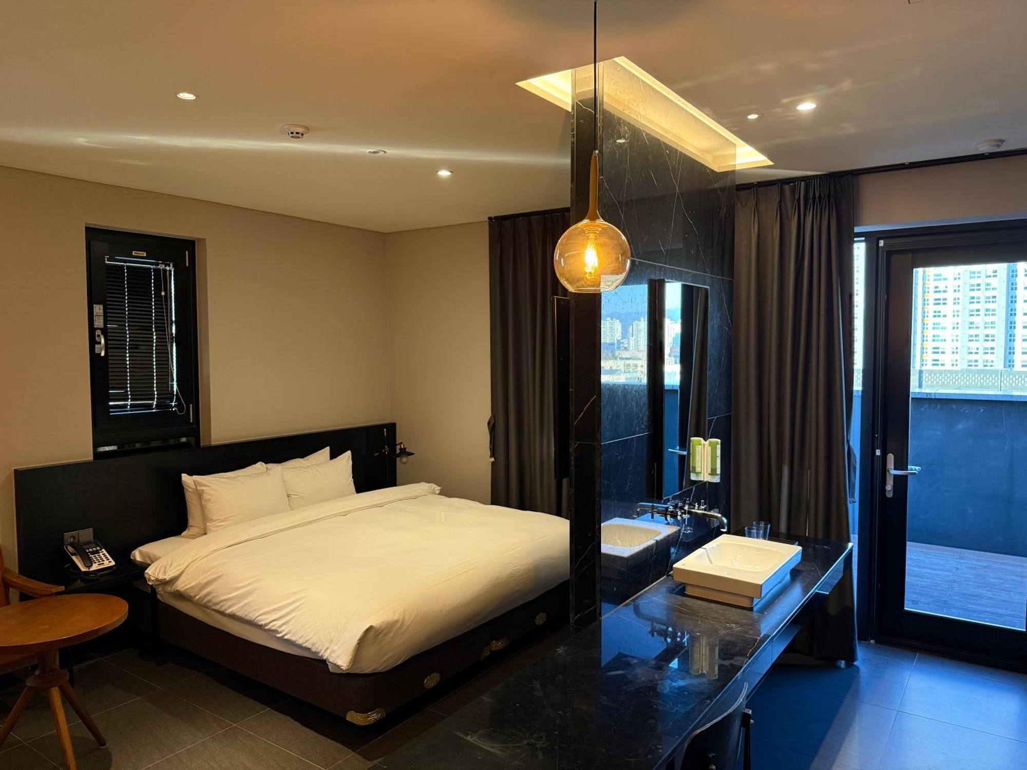 Rivertain Hotel Тэгу Экстерьер фото
